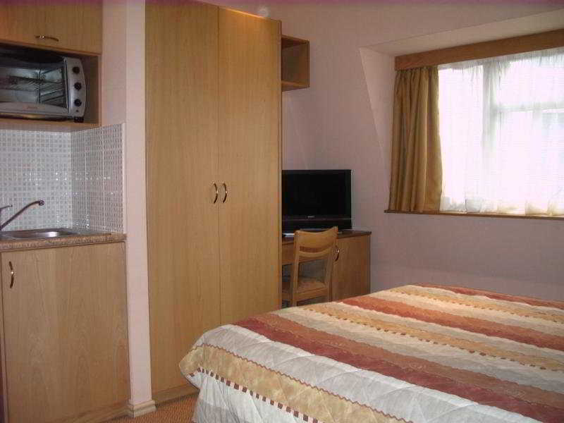 St Georgio Hostel Ilford Bagian luar foto