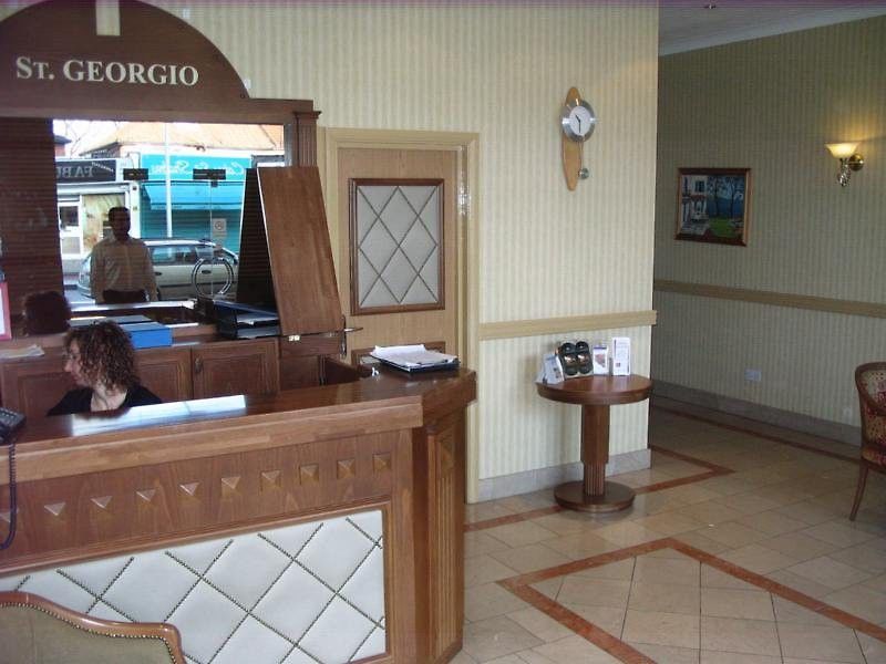 St Georgio Hostel Ilford Bagian luar foto