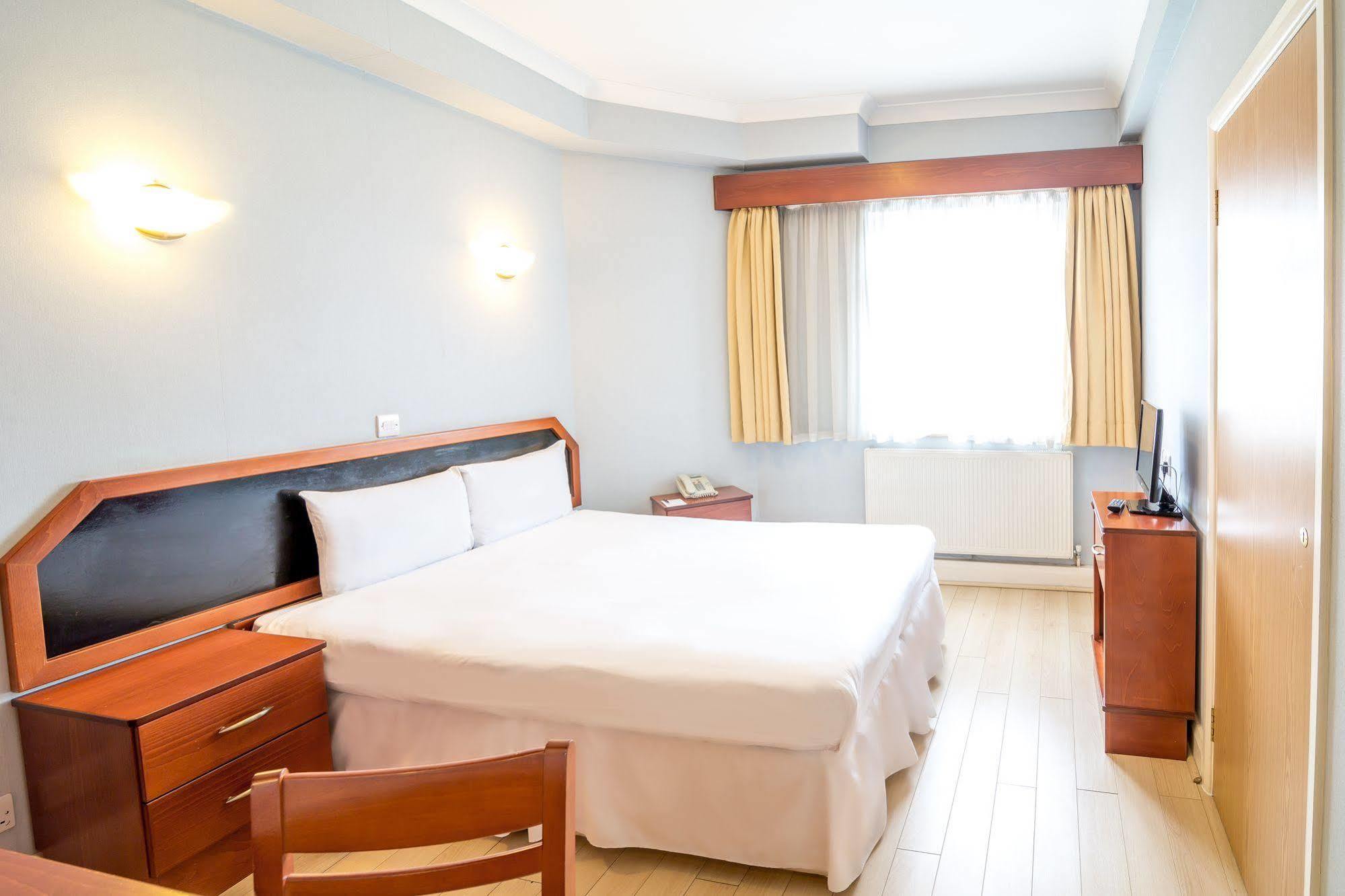 St Georgio Hostel Ilford Bagian luar foto